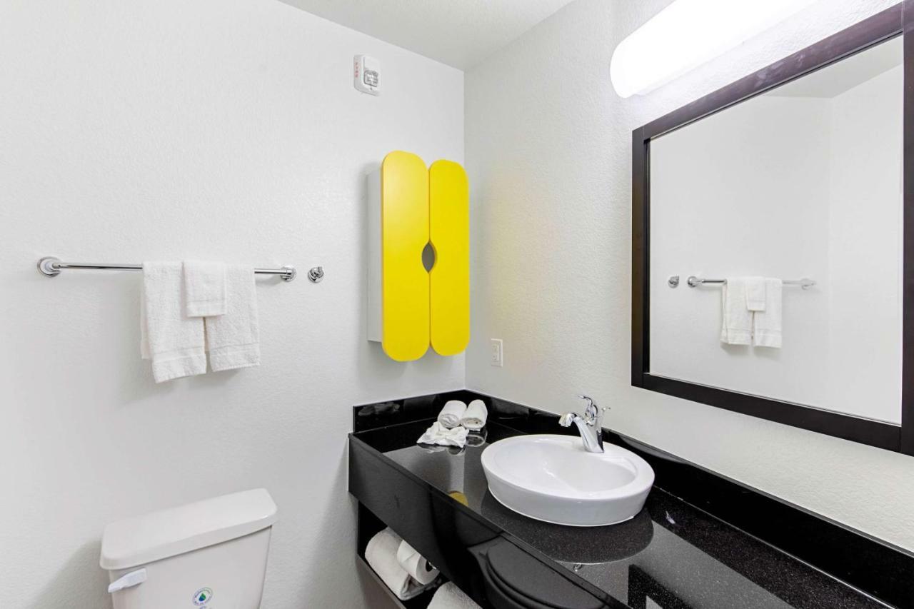 Studio 6 Austin Airport المظهر الخارجي الصورة